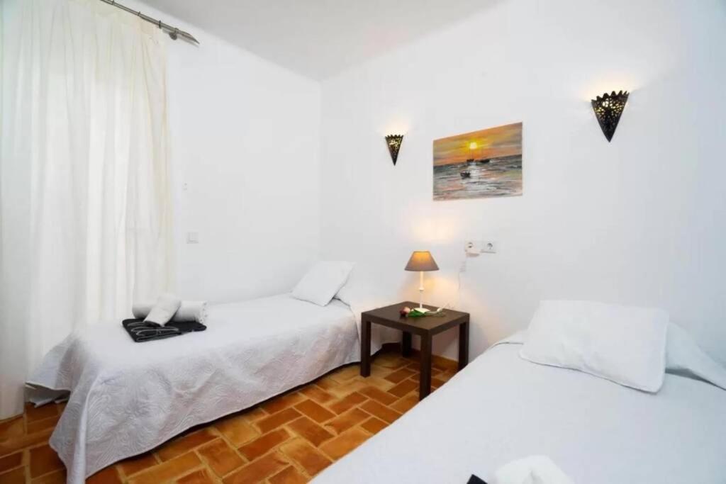 4 Persoons Bungalow Met Gemeenschappelijk Zwembad เต็วลาดา ภายนอก รูปภาพ